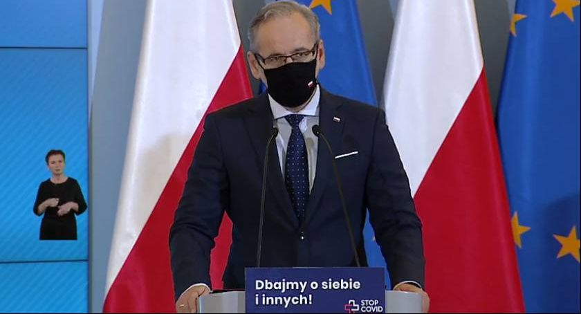 Nowe obostrzenia covidowe,  prawie jak lock down. Polska czerwoną strefą