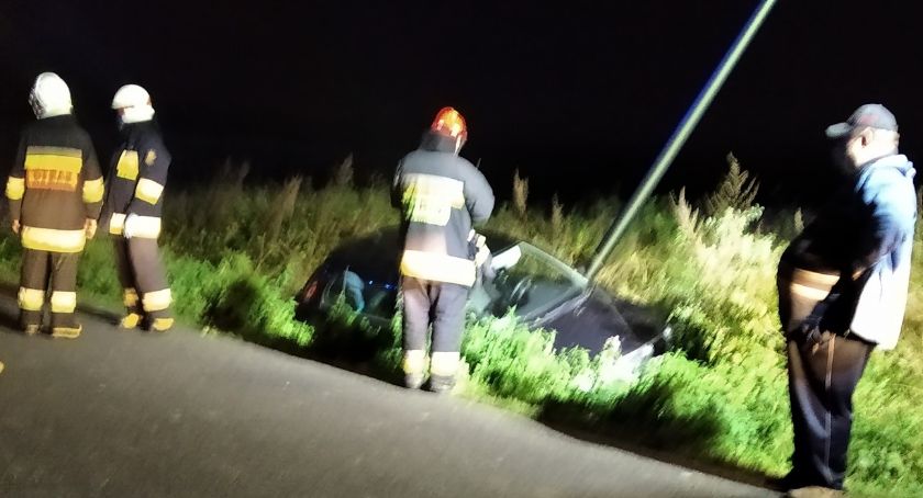 Skoda w rowie, poszukiwany kierowca ciężarówki