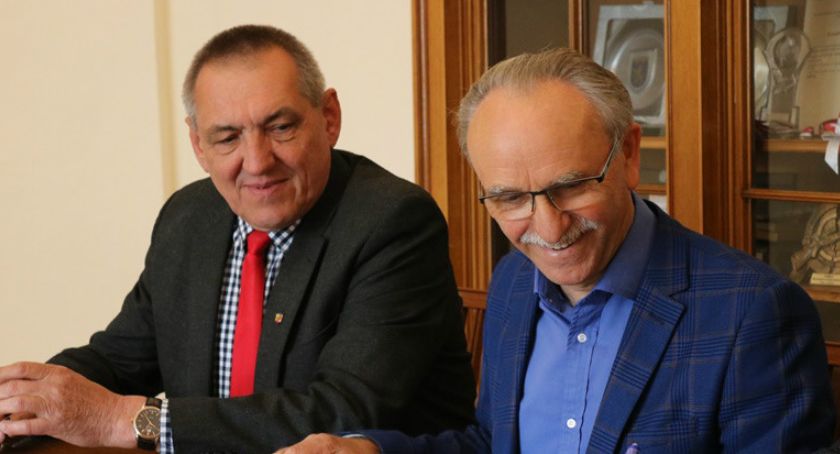 Starosta kaliski i wicestarosta z dodatnim wynikiem testu