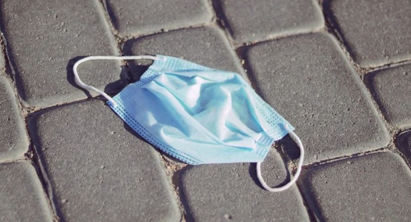 Tysiąc złotych kary za brak maseczki!