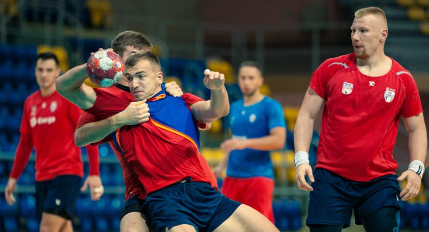 W okrojonym składzie zagrają z Łomżą Vive Kielce