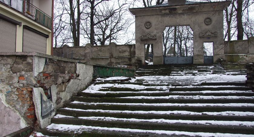 Miasto wreszcie wyremontuje schody przy Cmentarzu Prawosławnym