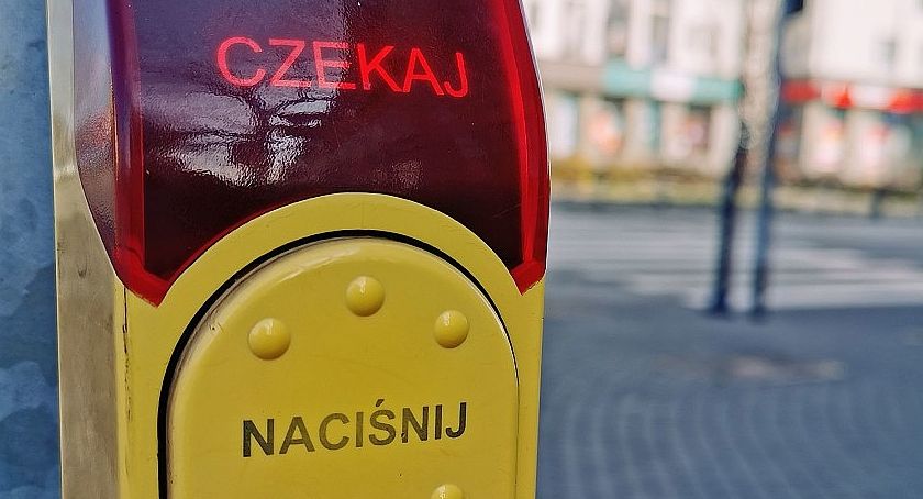 Uwaga! Światła na przejściach dla pieszych znowu automatyczne
