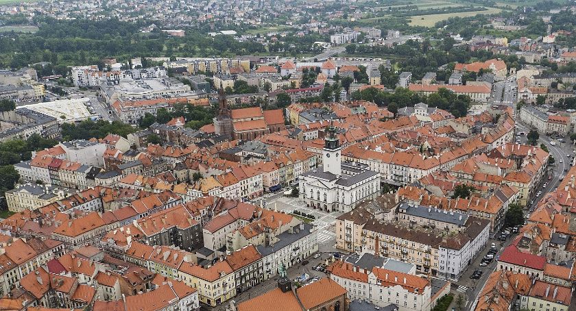 Epidemia spowalnia walkę ze smogiem. Coraz mniej dopłat do wymiany ogrzewania.