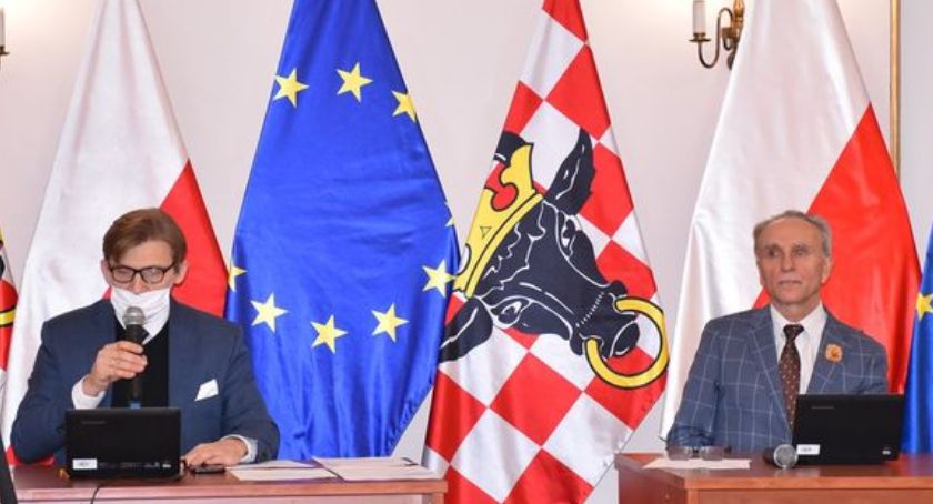 Zasłużeni dla Powiatu Kaliskiego, pokłon dla służb medycznych