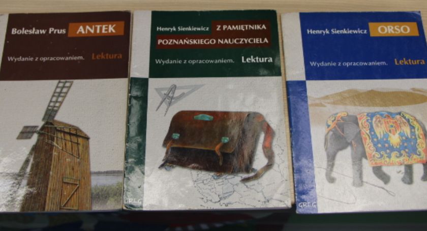 Szkolne biblioteki zamiast książkami zostaną zawalone „broszurami” 