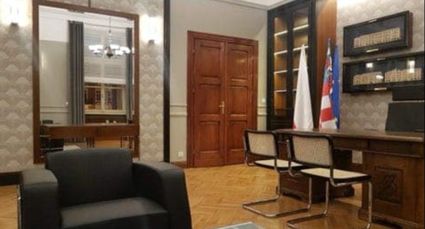 Porównanie kosztów gabinetu prezydenta z  gabinetami w Starostwie