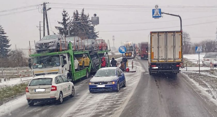 W Stawiszynie ciężarówka potrąciła kobietę