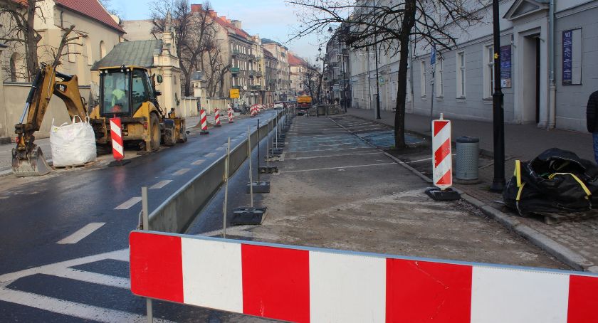 Wstrzymane inwestycje. Zima znów zaskoczyła drogowców.