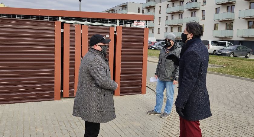 Wiaty zamiast śmietników na Dobrzecu
