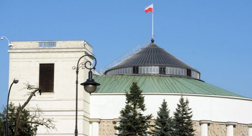Którzy kaliscy parlamentarzyści są bogatsi, a którzy biedniejsi?