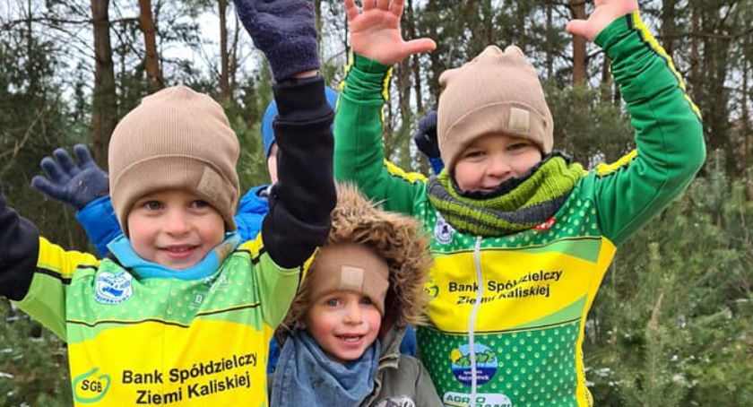 Młodzi kolarze na trasie MTB w Koźminku. Gospodarze w głównych rolach - ZDJĘCIA