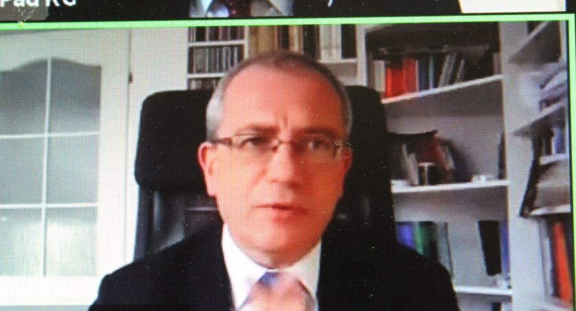 Rządzący naruszają prawa  i wolności obywatelskie. Kandydat na urząd RPO ostro o kryzysie demokracji w Polsce