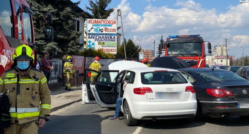 Dwa pojazdy zderzyły się na ul. Częstochowskiej