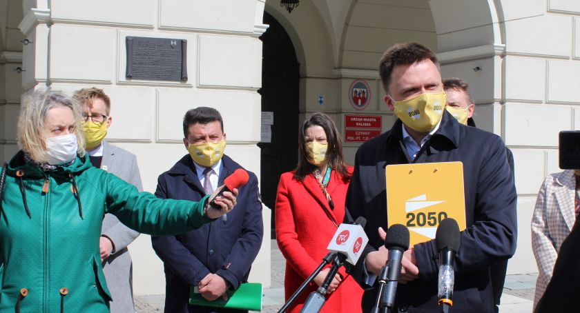 Hołownia w Kaliszu „za” a nawet  „przeciw”