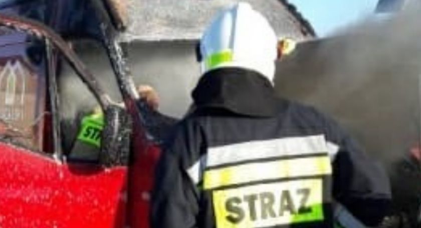W Koźlątkowie spalił się samochód dostawczy