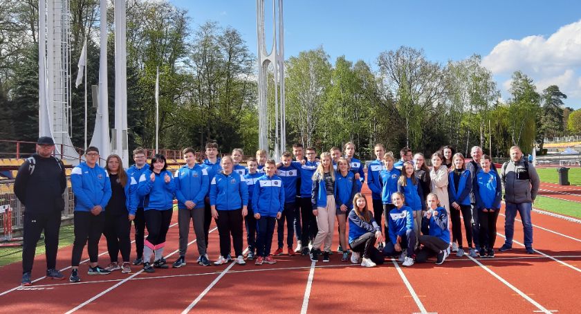 Biegli po rekordy. Udana inauguracja sezonu biegaczy i biagaczek UKS-12 Kalisz