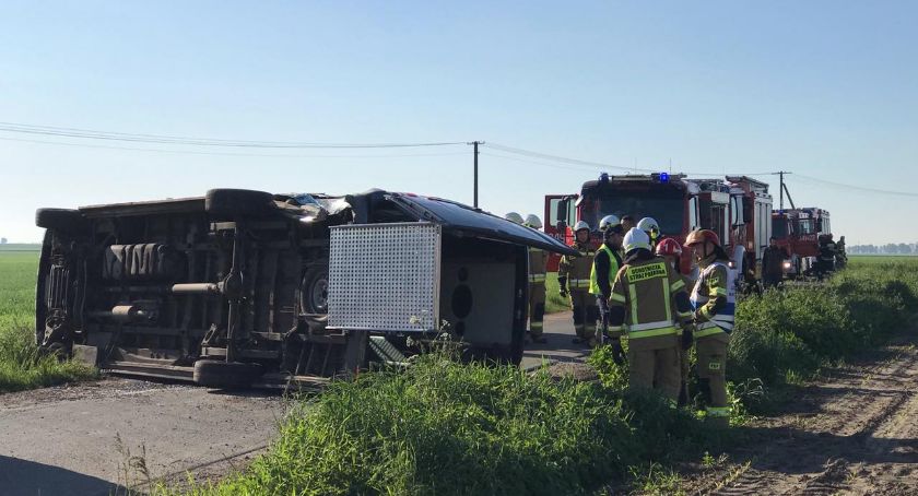 Zderzenie busa z hondą, dziecko w szpitalu