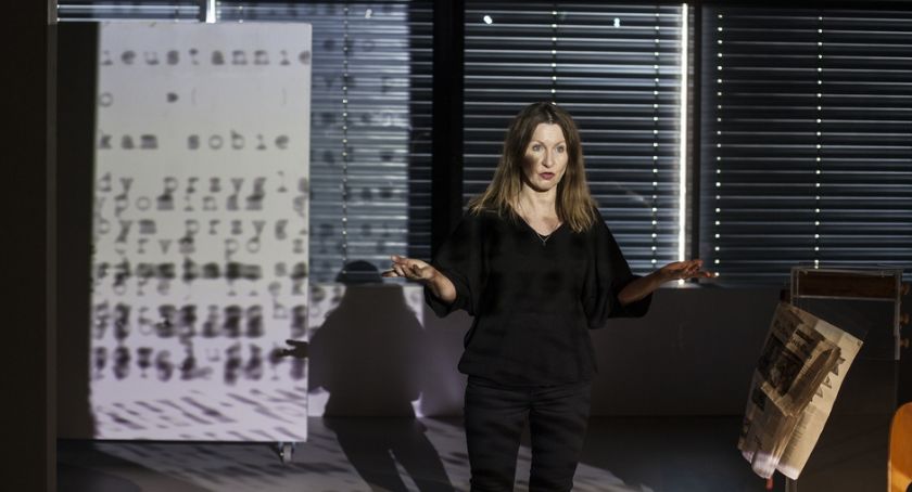 Metafizyka po czesku, czyli „Czytanie ścian” w kaliskim teatrze