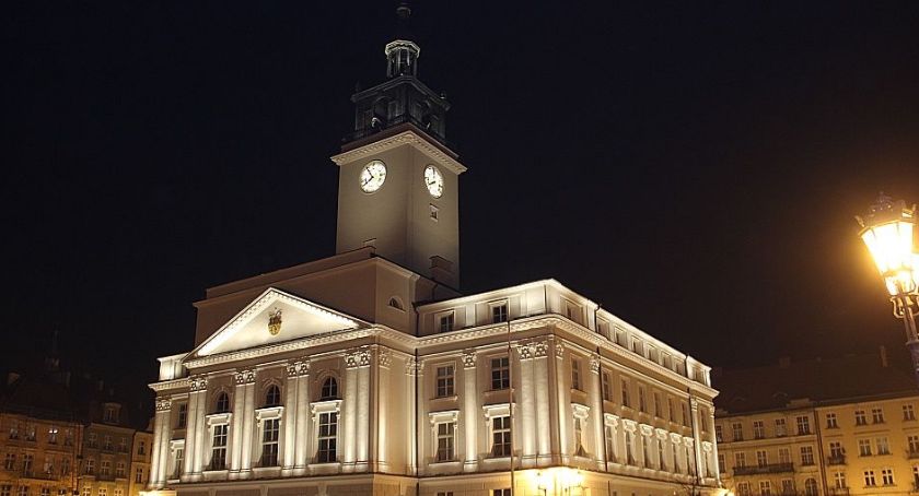 Czy ktoś usuwa komentarze z miejskich kont w mediach społecznościowych?