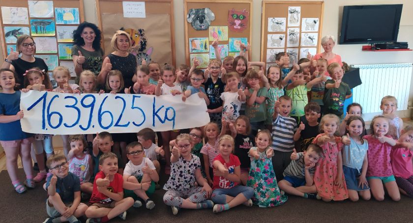 Ponad 1,5 tony karmy dla bezdomnych zwierząt od przedszkola Jacka i Agatki