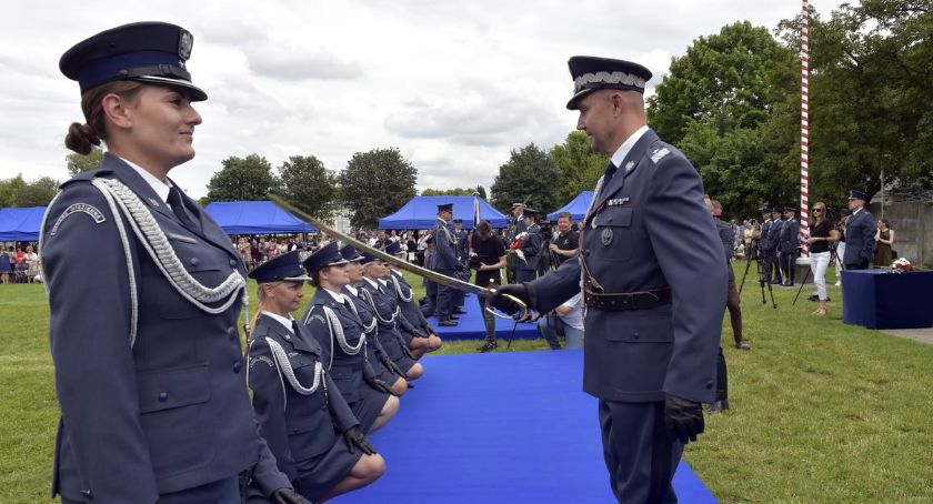Szczypiorno pełne oficerskich gwiazdek