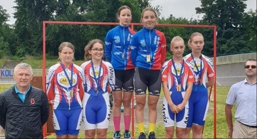 Kolarze z Kalisza i Woli Droszewskiej z medalowymi sukcesami na wrocławskim torze