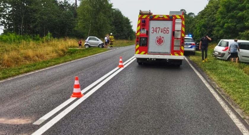 Zderzenie w Kamieniu. 41-latek najechał na tył renault