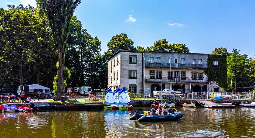 Przystań i Plaża Miejska czekają na pieniądze i tracą cierpliwość