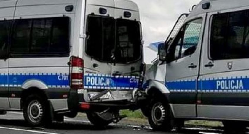 Policjanci rozbili ponad 50 proc. radiowozów BMW - czy w końcu przełożeni pomyślą o ich bezpieczeństwie?