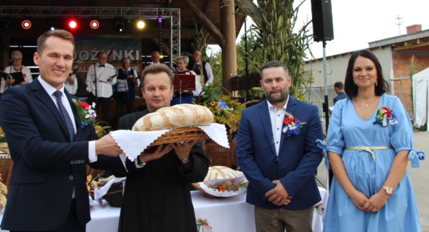 Tłumy na dożynkach w Zbiersku – tak się bawili się  mieszkańcy gminy Stawiszyn