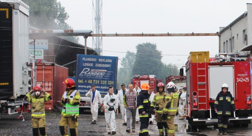 Pożar w składzie chemicznych odpadów w Szczypiornie