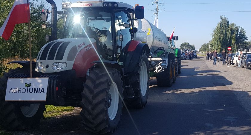 Uwaga: protest rolników na drodze Kalisz-Ostrów 