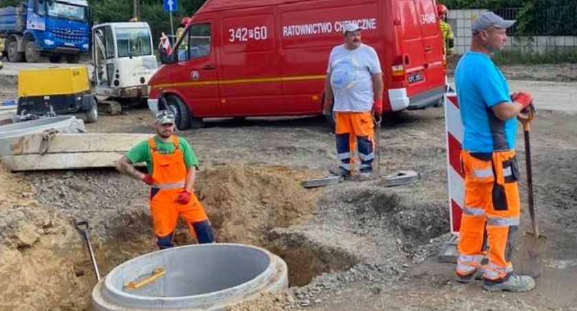 Uszkodzenie rury z gazem na ul. Częstochowskiej
