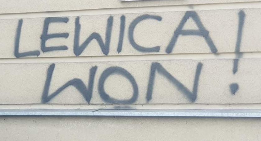 Zniszczono elewację Biura Poselskiego Lewicy