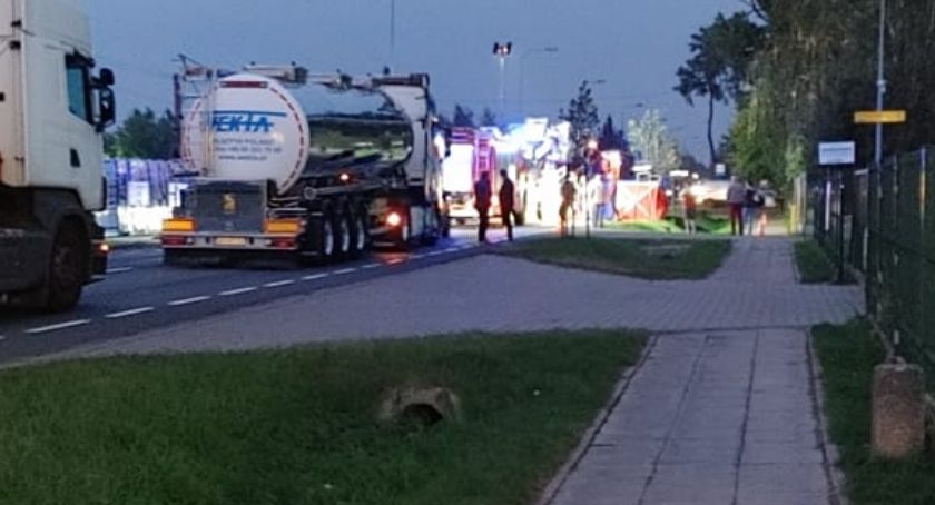 Śmierć na ul. Warszawskiej. Zginął mężczyzna potrącony przez betoniarkę.