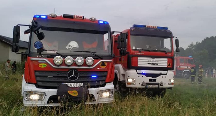 Volkswagen wylądował w stawie