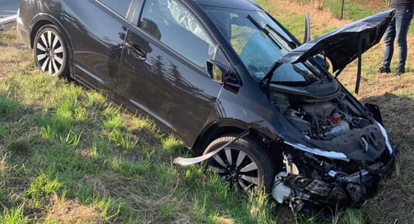 Feralna ul. Łódzka w Opatówku. Kolejne zderzenie pojazdów.