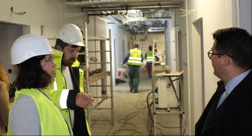Szpital na Wolicy z klocków: 2 dni fundamenty, 2 dni budynek, 2 miesiące wykończenia