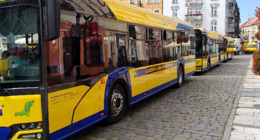 Sprawdź jak będą kursowały autobusy 30 października - 1 listopada