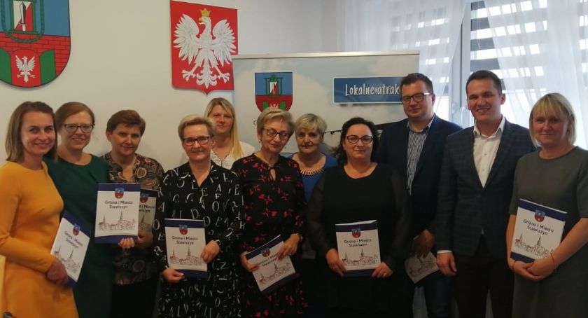 Nagrody Burmistrza Stawiszyna dla nauczycieli