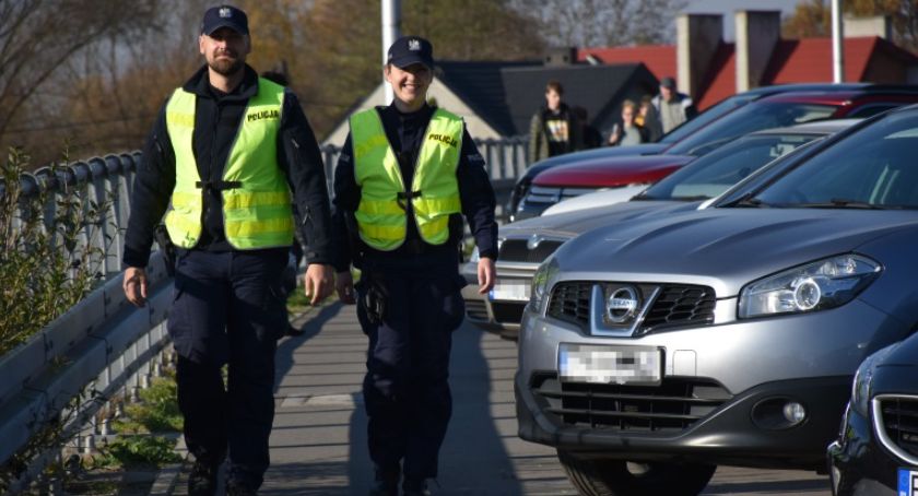 Wypadki, kolizje i nietrzeźwi za kierownicą. Policja podsumowała akcję „Znicz”.