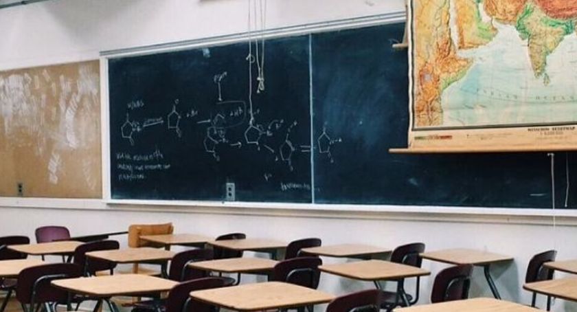 Od obecności w szkole ważniejszy atrakcyjny wyjazd 