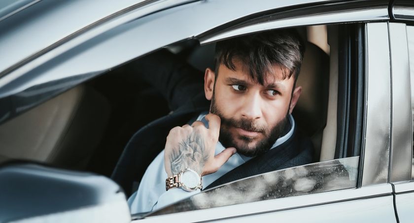 Coraz więcej kierowców łamie sądowy zakaz prowadzenia pojazdów
