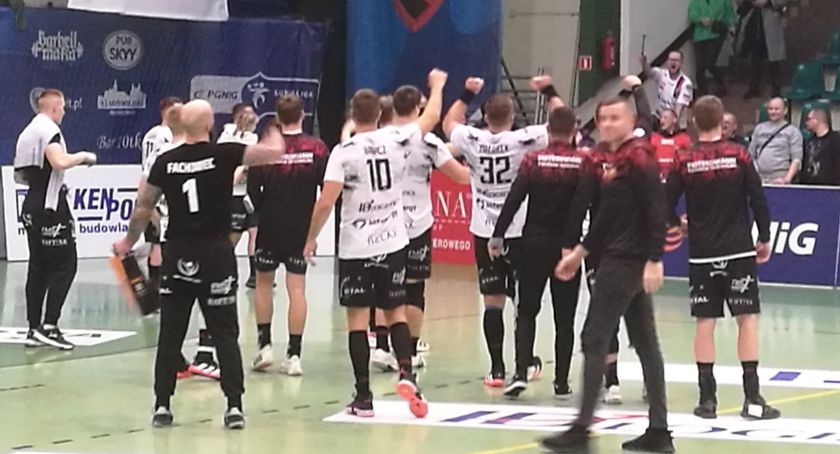 Przegrana bitwa w Piotrkowie Trybunalskim. Piłkarze ręczni Energi MKS gorsi o jedno trafienie