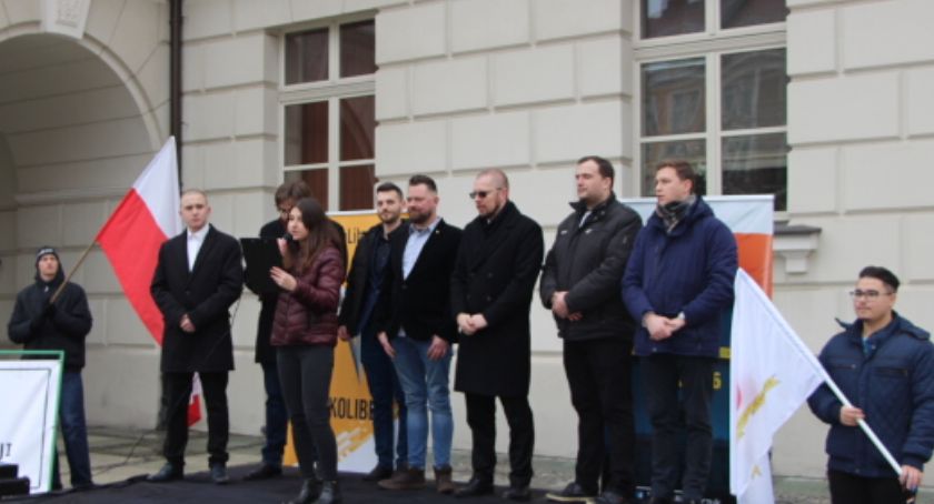 Kaliski wiec poparcia dla broniących granicy z Białorusią
