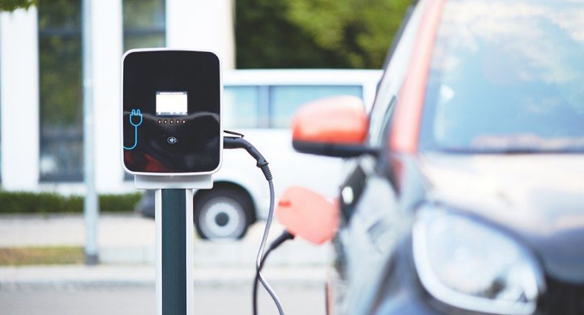 W Kaliszu jest za mało stacji ładowania elektrycznych aut