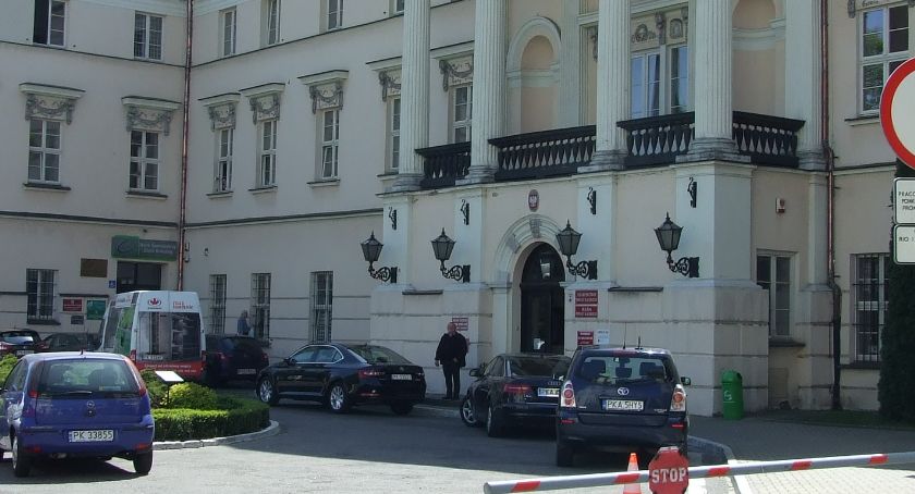 Samorządy przejmują policyjne posterunki w gminach