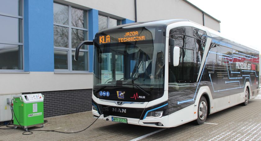 Autobus w KLA niczym prom kosmiczny