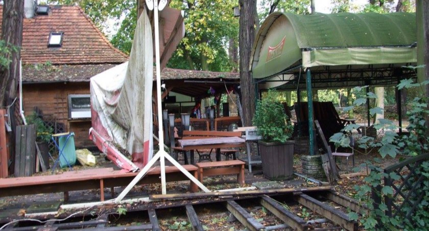 Przetarg na Domek Parkowego, którego najemca się powiesił